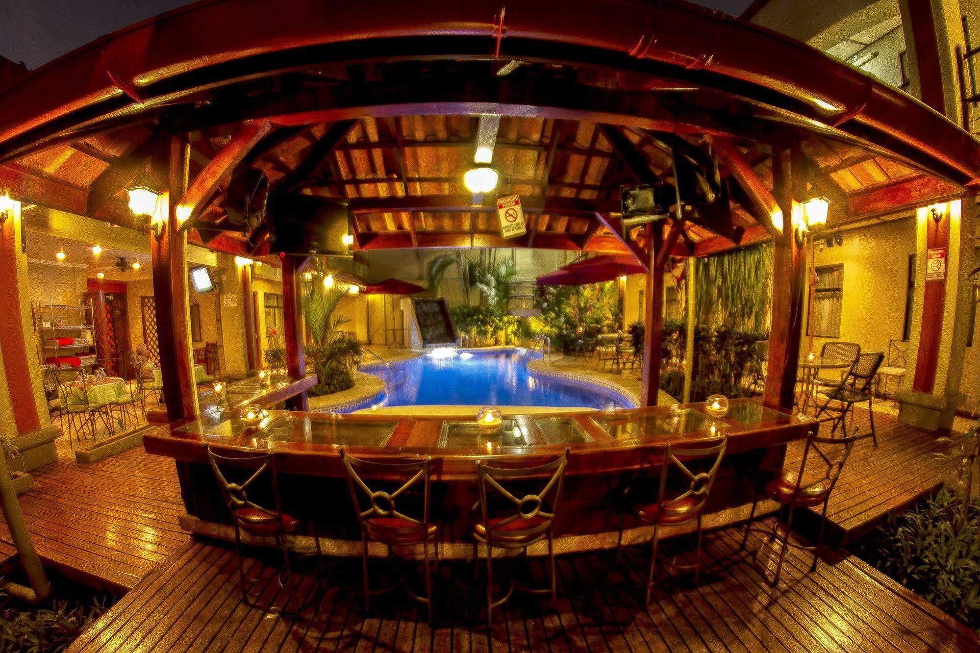Hotel Iguana Verde Orotina Exteriör bild